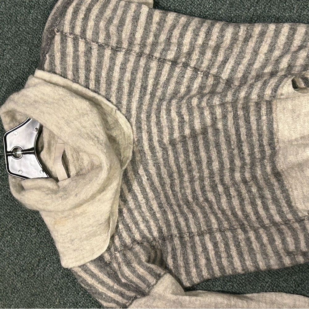 Cashmere sweater